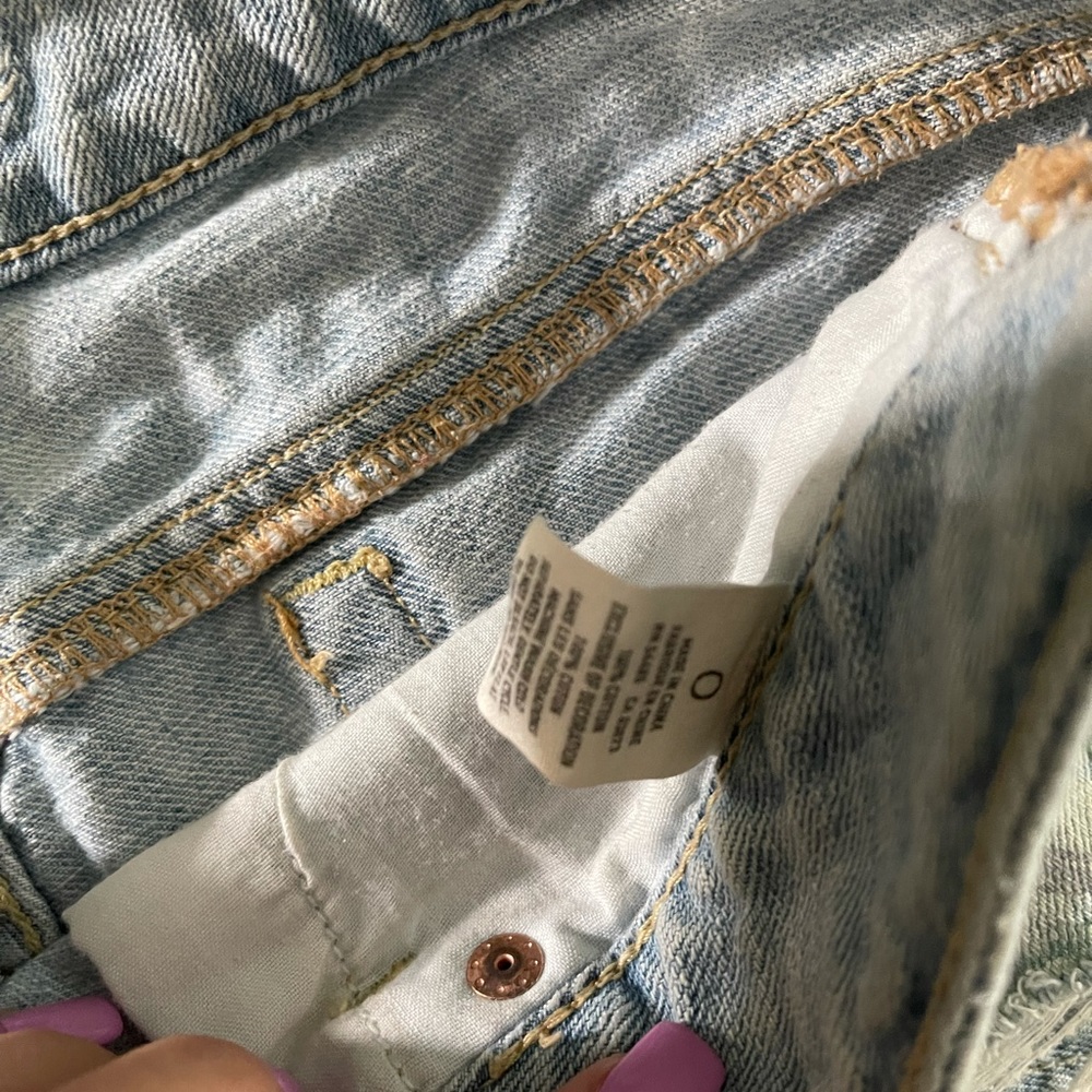 AE Light Floral Shorties - Picture 2 of 6